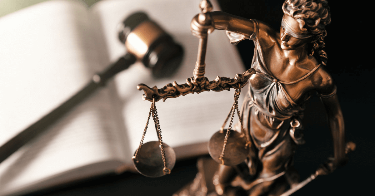 a statue of the justice